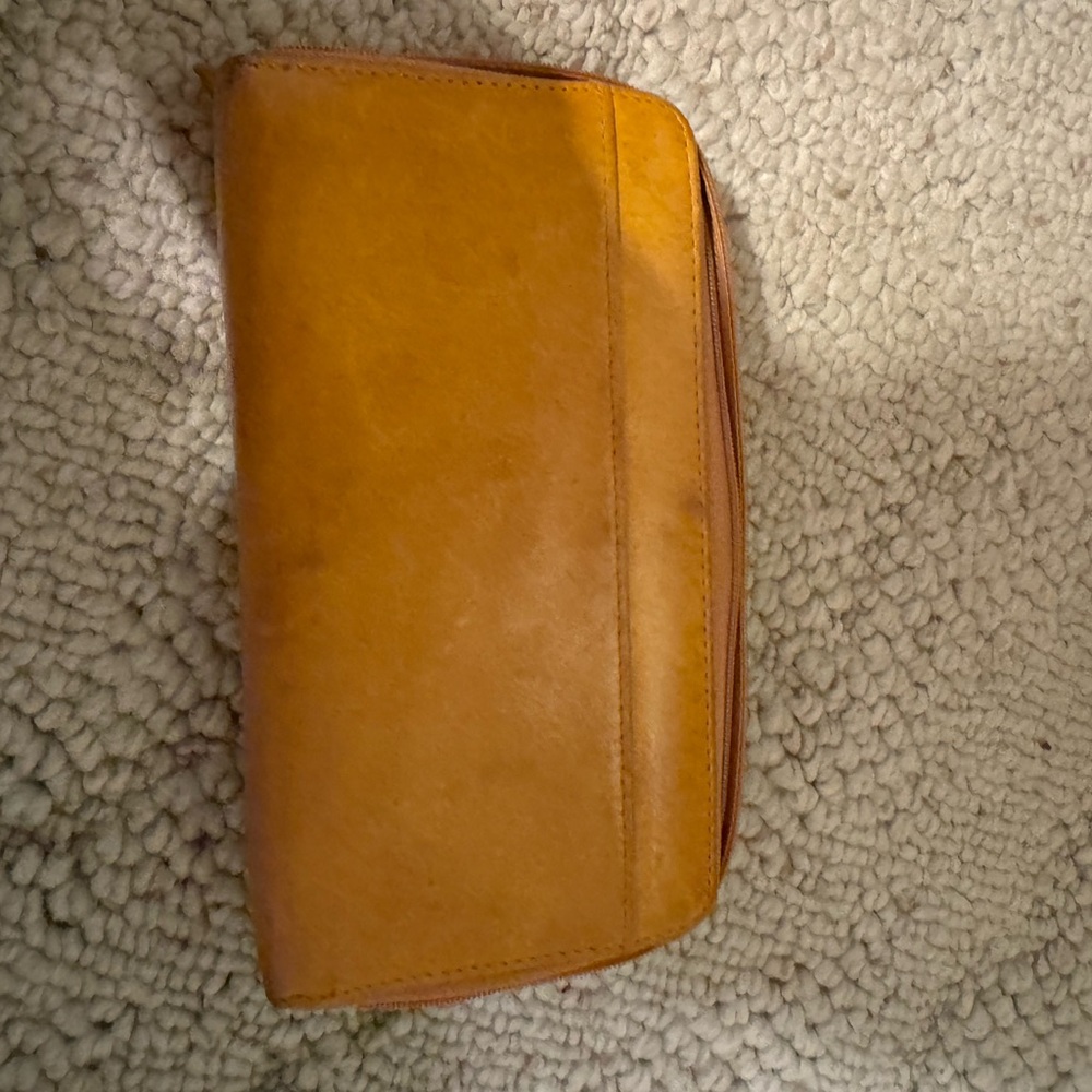 Wilson’s Lesther women’s Wallet - Picture 3 of 8